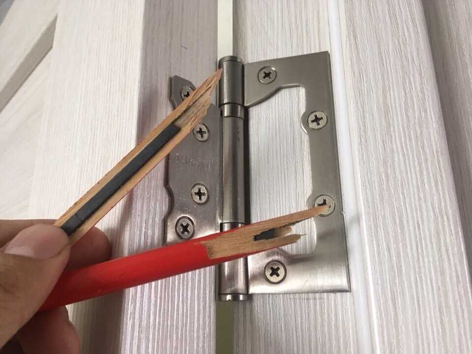 Что делать, если деревянные двери начали скрипеть