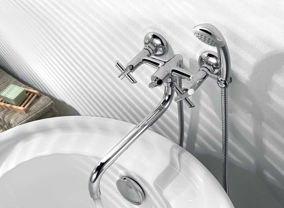 Как правильно установить смеситель в ванной комнате: шаг за шагом руководство