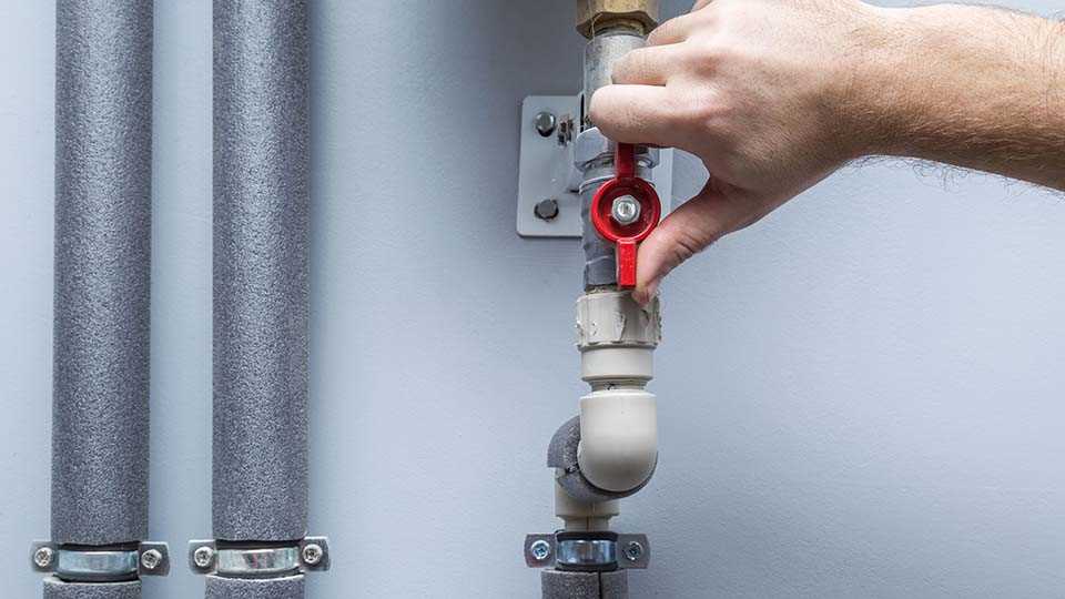 Как самостоятельно ремонтировать водопровод внутри своего дома?