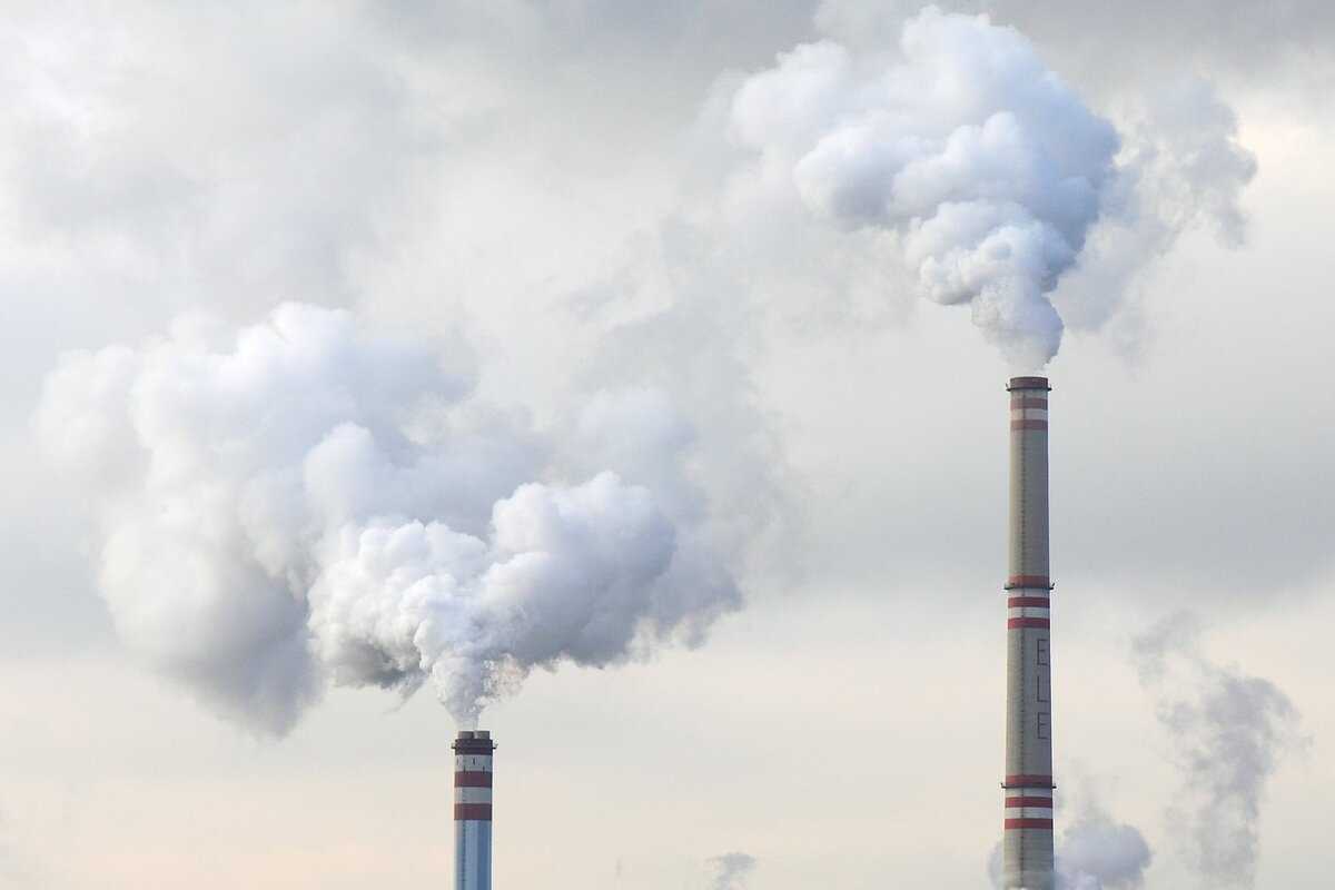 Очистка воздуха на промышленных предприятиях: минимизация вредных выбросов.